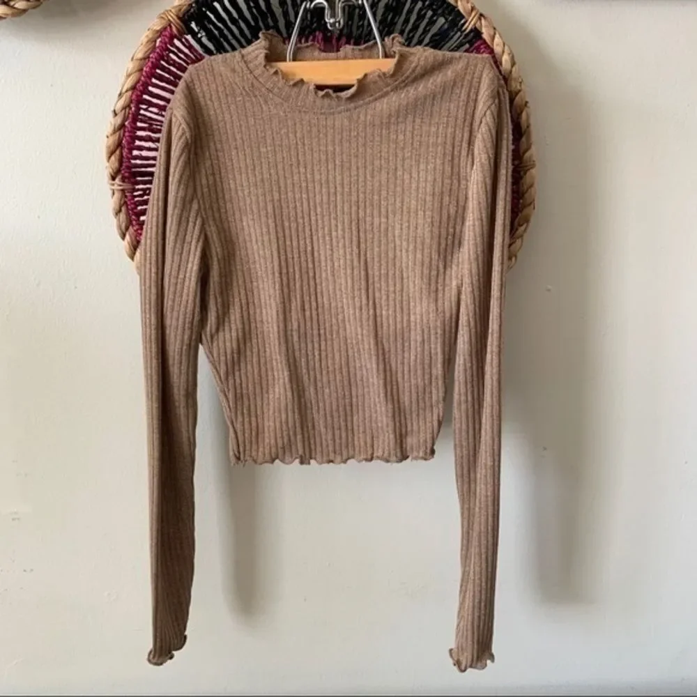 SHEIN Ruffled Ribbed Crop Top Shimmer Tan